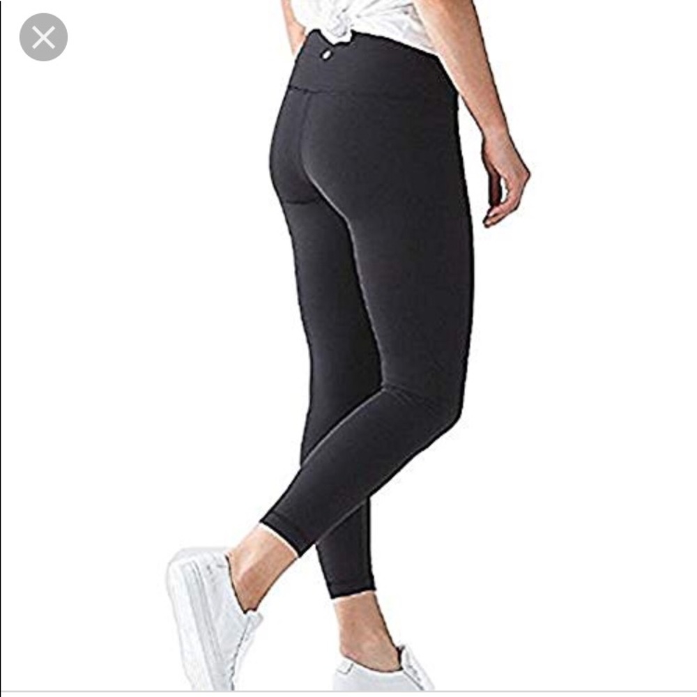 ISO LULU LEMON 🍋!!!!! DO NOT BUY
